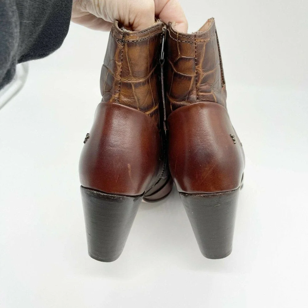Trask Western Ankle Boots Shoes Sz 6 Brown Croc Embossed Zip Up‎ Block Heels